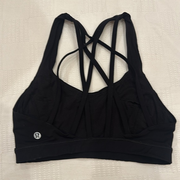 lululemon Size 4 Free To Be Serene Bra - Excellent Condition - Picture 2 of 3